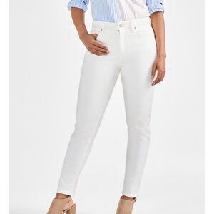 Style & Co Curvy Skinny Jeans, NWT Size 6